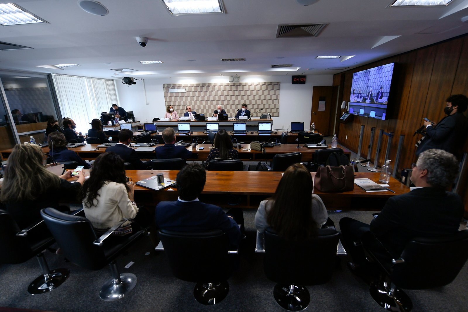 Comissão de Meio Ambiente (CMA) realiza audiência pública semipresencial para subsidiar a construção de um projeto de lei sobre a Economia Circular do Plástico, para reduzir os impactos ambientais desse resíduo no Brasil.